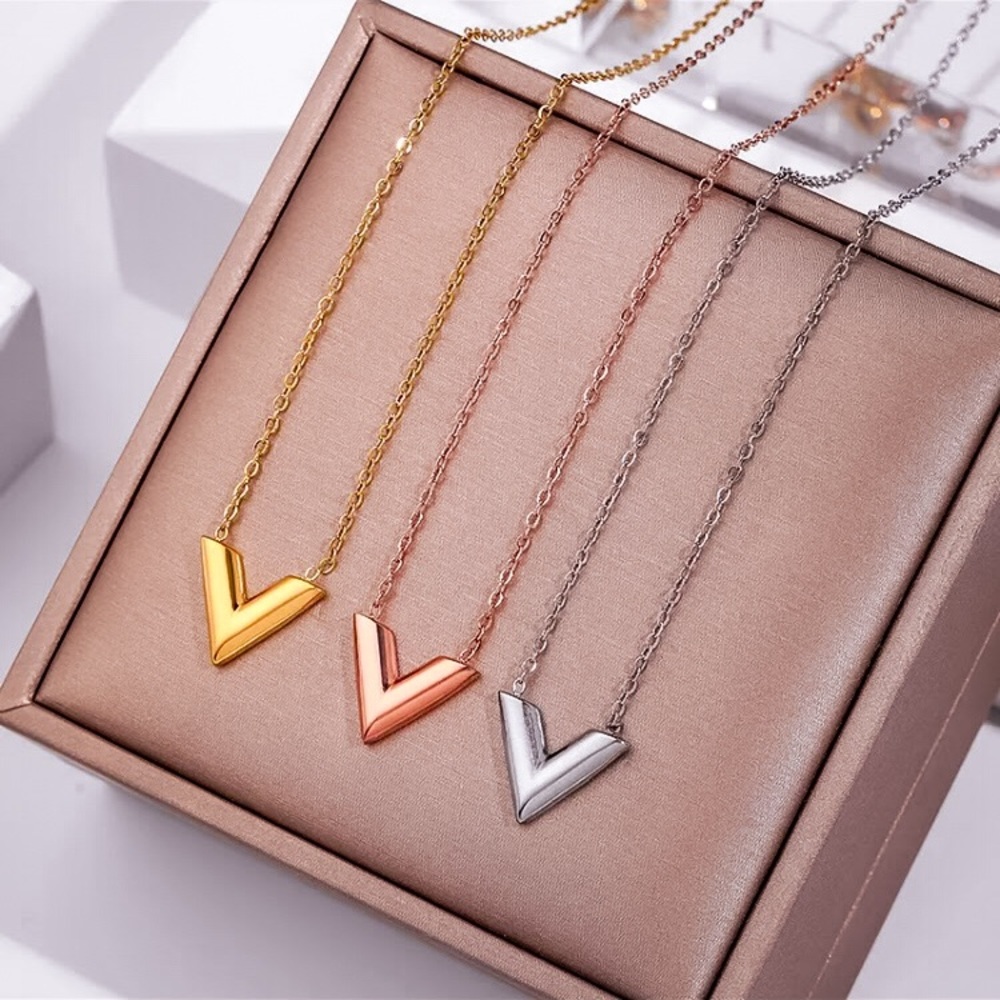 🔵𝟲𝟱%𝗢𝗙𝗙 𝗯𝘂𝗻𝗱𝗹𝗲𝘀 𝟯+🔵 NEW V Shape Charm Stainless Steel Necklace - Picture 7 of 10